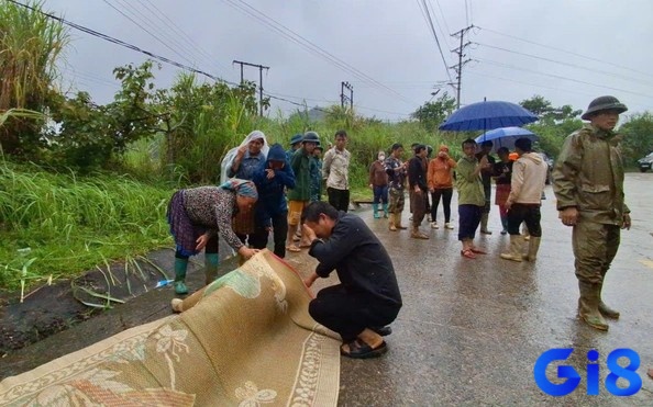 Thấy 2 người chết trong mơ và đang khóc phản ánh sự buồn bã & tiếc nuối